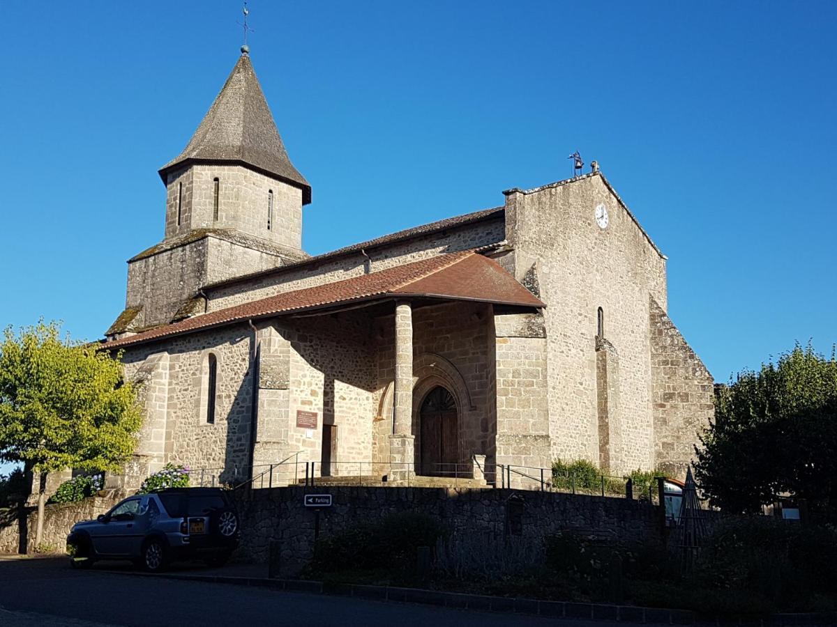 Auberge De La Vallee De La Gorre Saint-Auvent Exterior photo